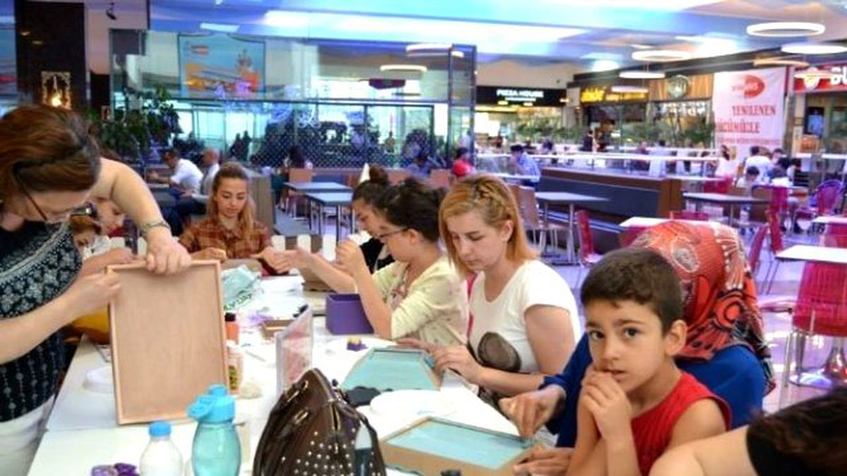 Hobi Atölyesi\'nde Marifetlerini Gösteriyorlar
