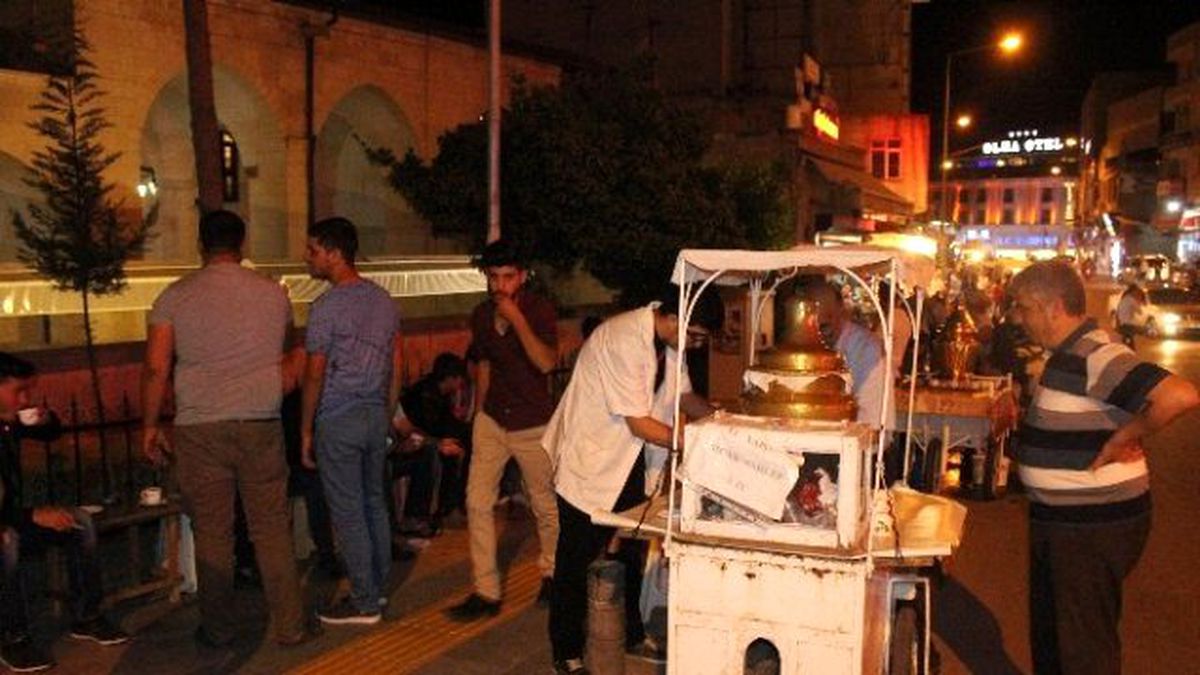 İftar Sonrası Salep Yoğun İlgi Görüyor