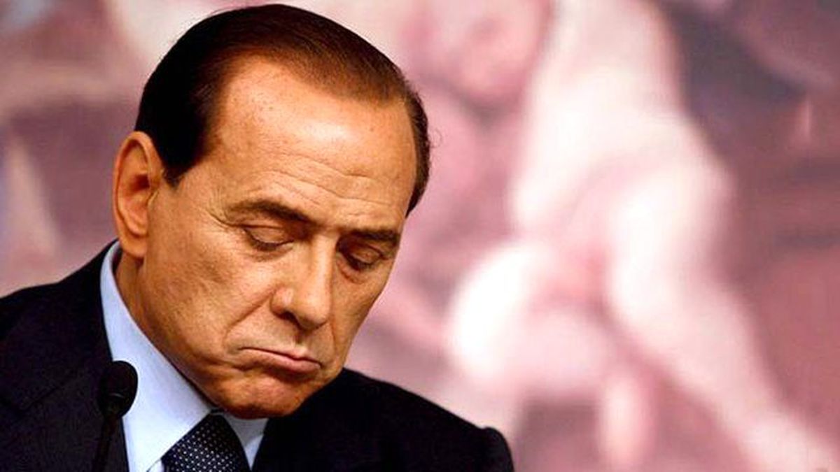 İtalya'nın Eski Başbakanı Berlusconi Hastaneye Kaldırıldı
