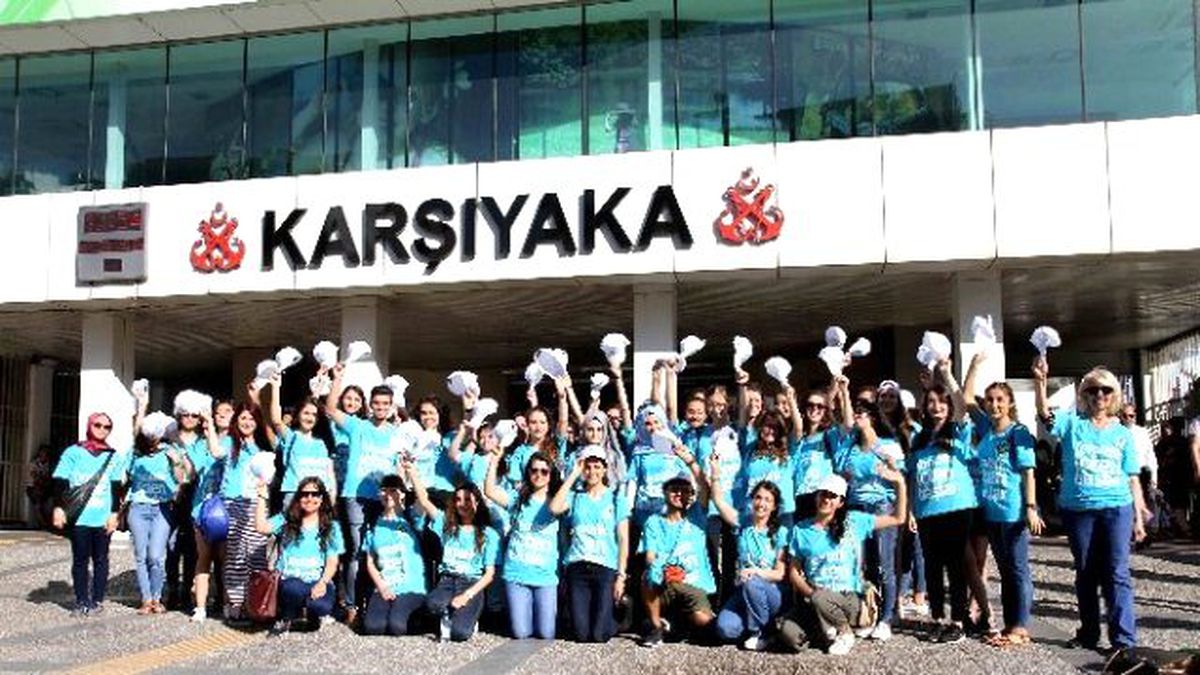 Karşıyaka Sahili Pırıl Pırıl Oldu