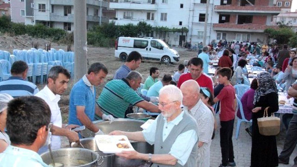 Kepez\'de Geleneksel Ramazan Sofraları