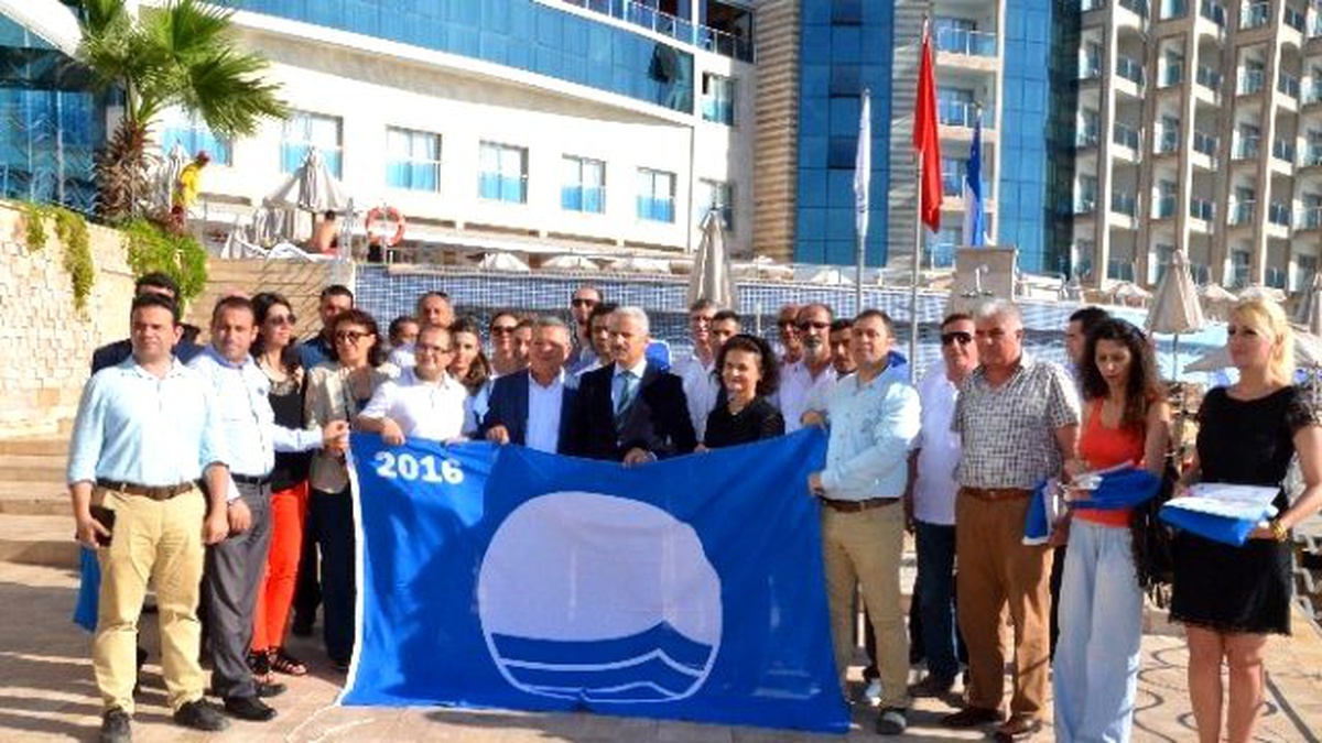 Kuşadası\'nda 21 "Mavi Bayrak" İçin Tören Düzenlendi