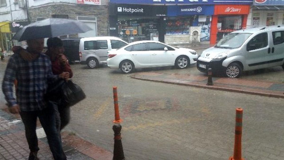 Kütahyalılar Yağmur Sürpriziyle Sevindi