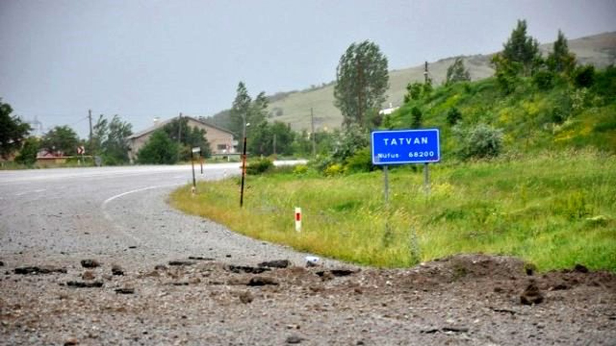 Menfeze Yerleştirilen Bomba İnfilak Etti