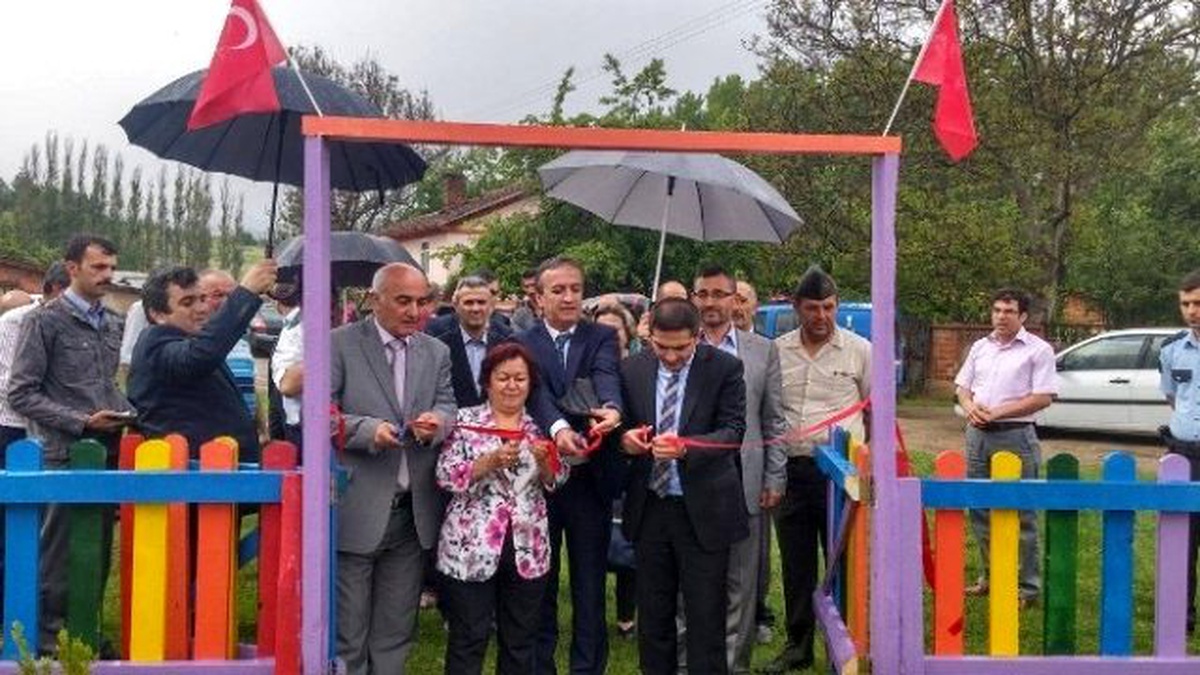 Şehidin Adı Köyünde Ki Parkta Yaşatılıyor