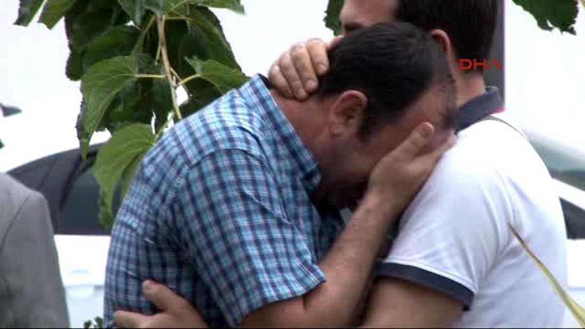 Şehit Polislerin Yakınları Gözyaşlarına Boğuldu