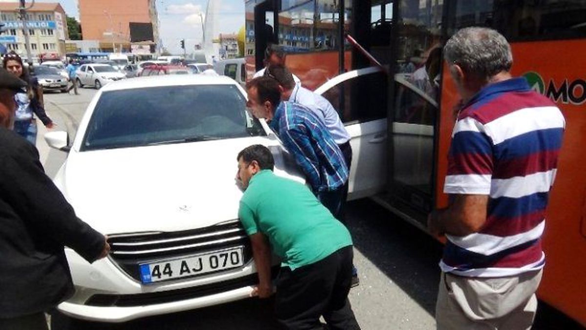 Turgut Temelli Caddesi\'nde Bir Garip Kaza