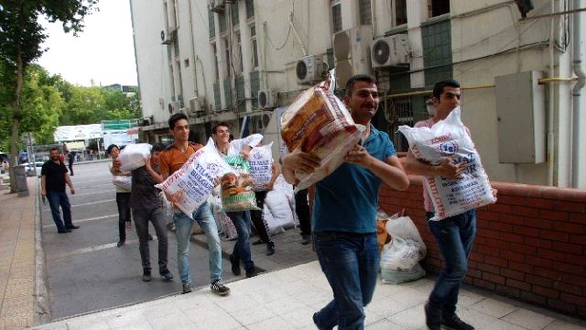 Ülkü Ocaklarından 250 Aileye Ramazan Yardımı