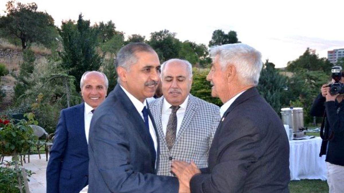 Vali Koçak Mardinlilerle İftar Yemeğinde Buluştu
