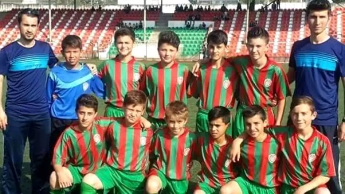 1308 Osmaneli Belediye Spor U13 Futbol Takımı Finale Yükseldi