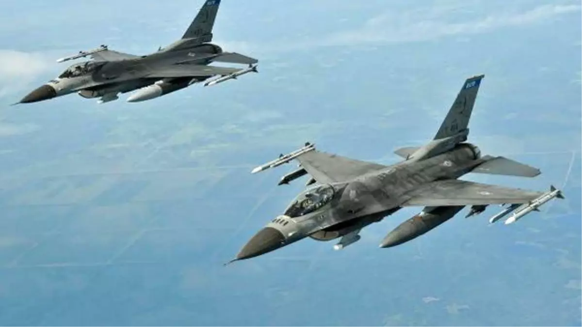 ABD'de 2 Savaş Uçağı Çarpıştı