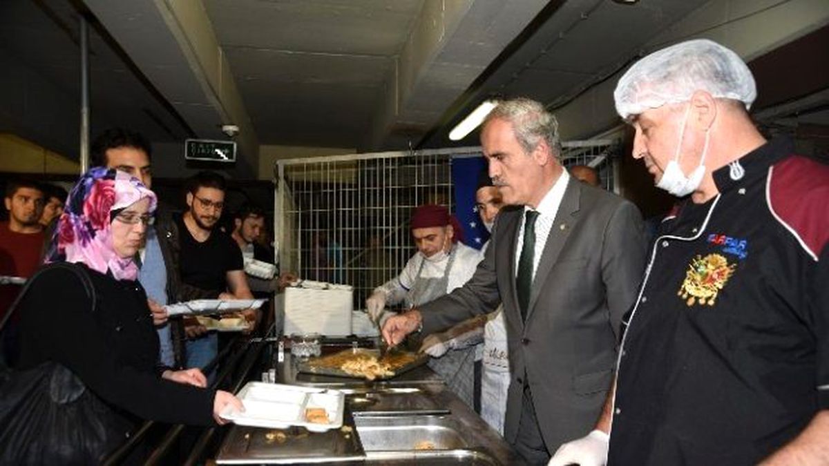 Başkan Altepe, Orucunu Aşevinde Açtı