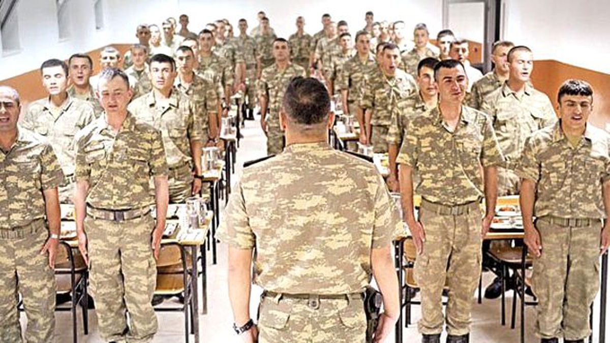Bir Vatandaş Meclise, Askerin Yemek Duasında 'Allah' Denilmesi İçin Dilekçe Verdi