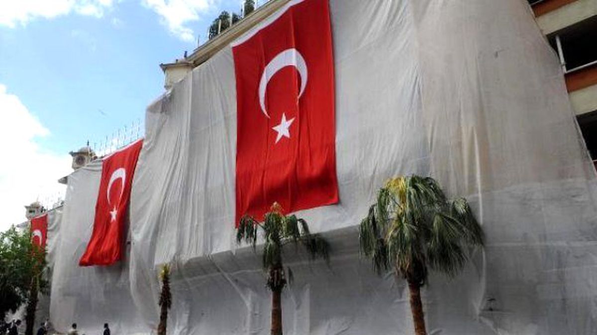 Bomba Yüklü Aracın Önünde Patlatıldığı Otelin İçinden Görüntüler