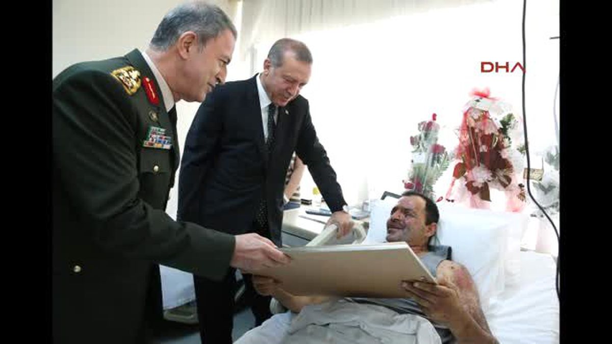 Cumhurbaşkanı Erdoğan\'dan GATA\'da Tedavi Gören Binbaşı Tetik\'e Ziyaret