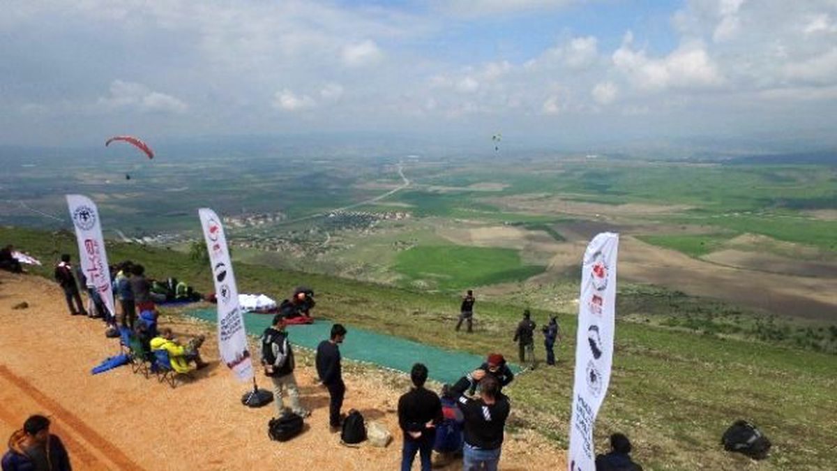 Dicle\'nin Gençleri Başkent Semalarında