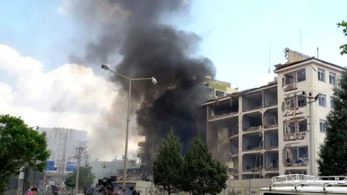 Emniyet Müdürlüğü'ne Bombalı Saldırıdan İlk Görüntüler