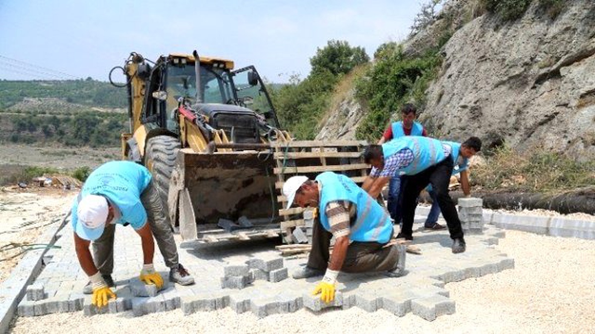 Erdemli\'de Parke Yol Çalışmaları Hız Kesmeden Devam Ediyor