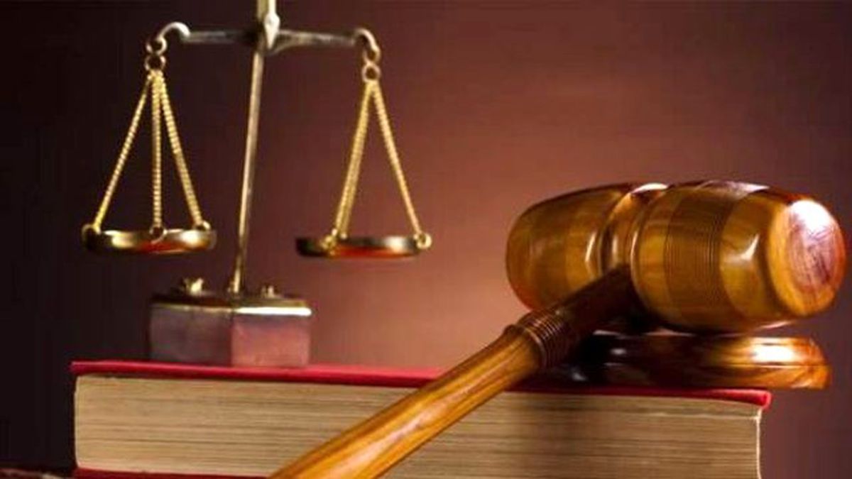 Erkek Öğrencilere İstismardan Yargılanan Kadın Öğretmene Beraat