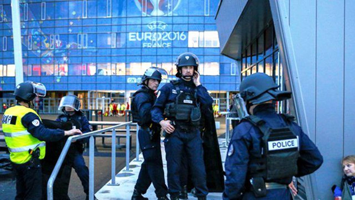 EURO 2016 Kupasını Taşıyan Tren Durduruldu
