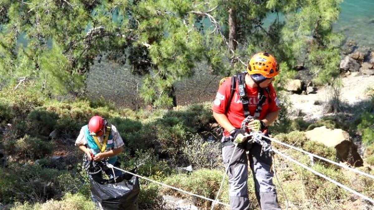 Fethiye\'de Hükümlüler ve Akut\'tan Çevre Temizliği