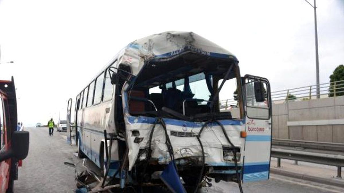 İşçi Servisleri Kaza Yaptı: 36 Yaralı