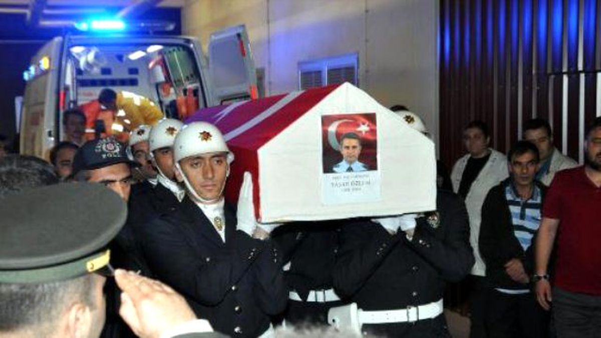 İstanbul\'da Şehit Olan Polis Yaşar Özlem Meslekte 1 Yıllıktı (3)