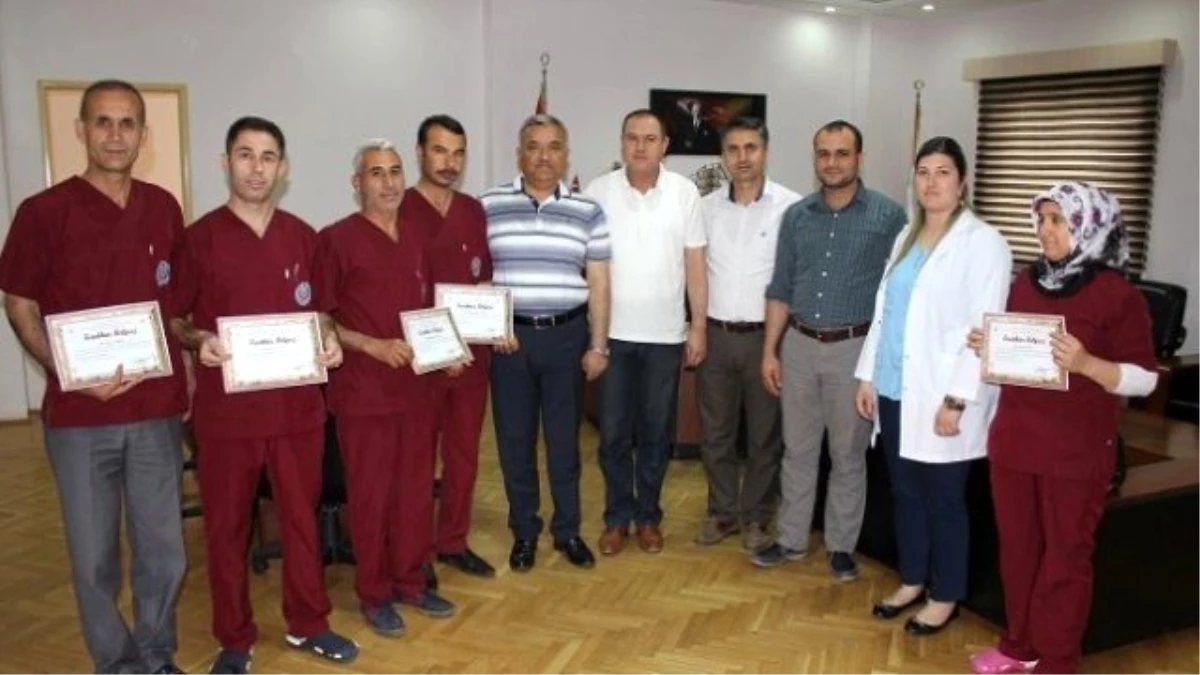Kahta Devlet Hastanesinde Ayın Elemanları Ödüllendirildi