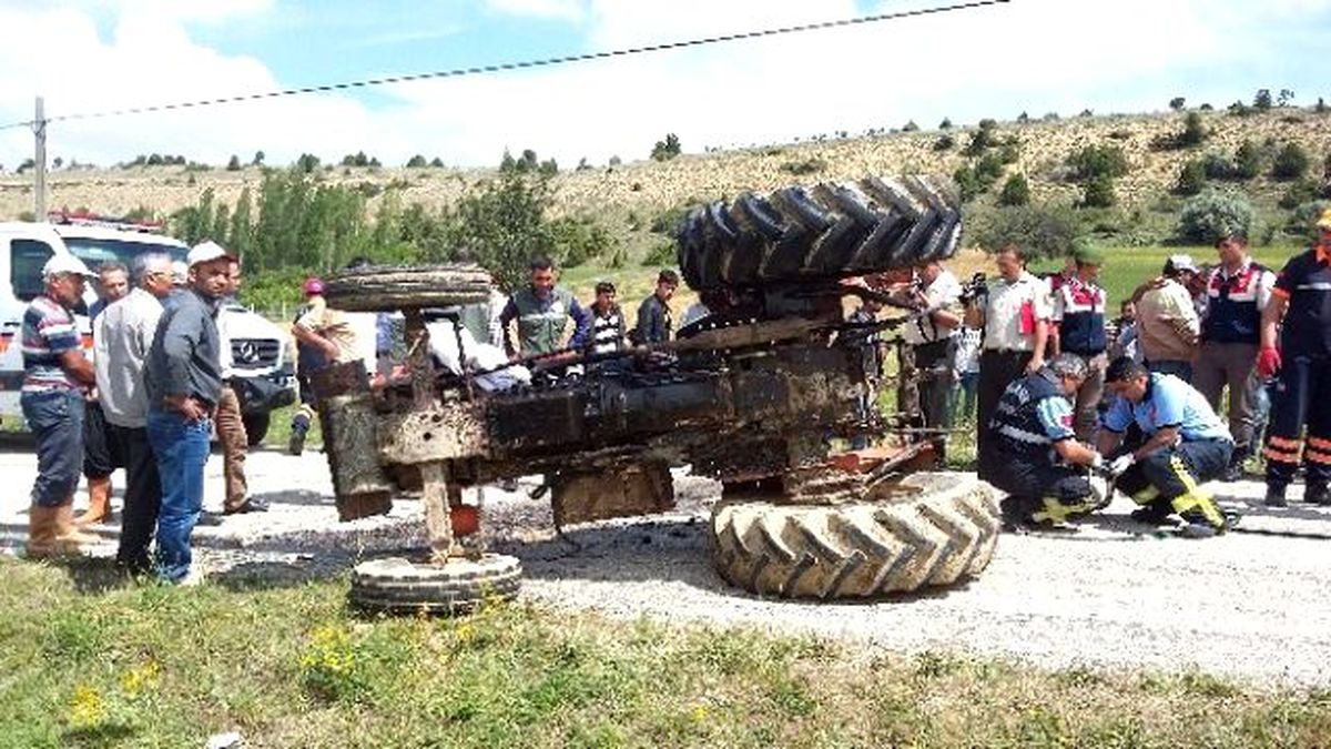 Karaman\'da Traktörün Altında Kalan Sürücü Öldü