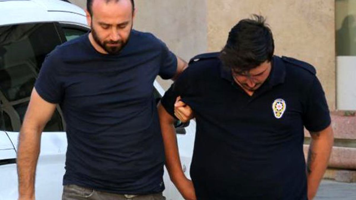 Kılıçdaroğlu'na Mermi Atan Zanlılardan Biri Polis Tişörtüyle Görüntülendi