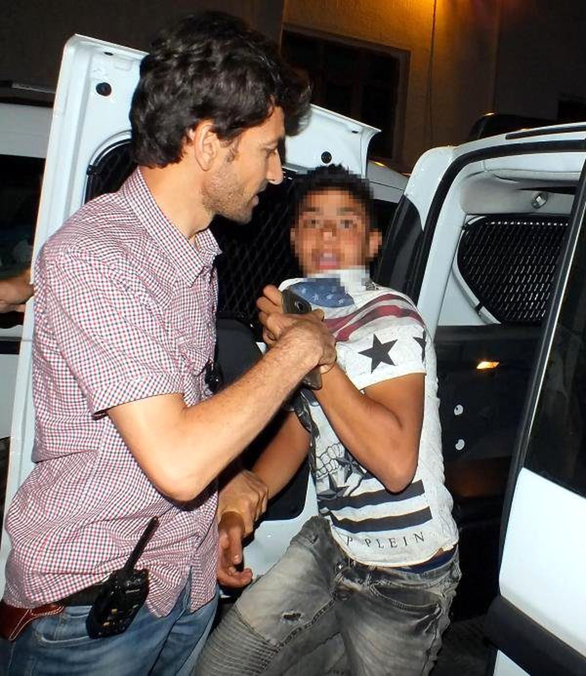 Marketten Para Dolu Çantayı Çalan Çocuk Yakalandı