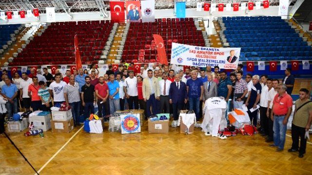Mersin Büyükşehir\'den Amatör Spor Kulüplerine Malzeme Yardımı