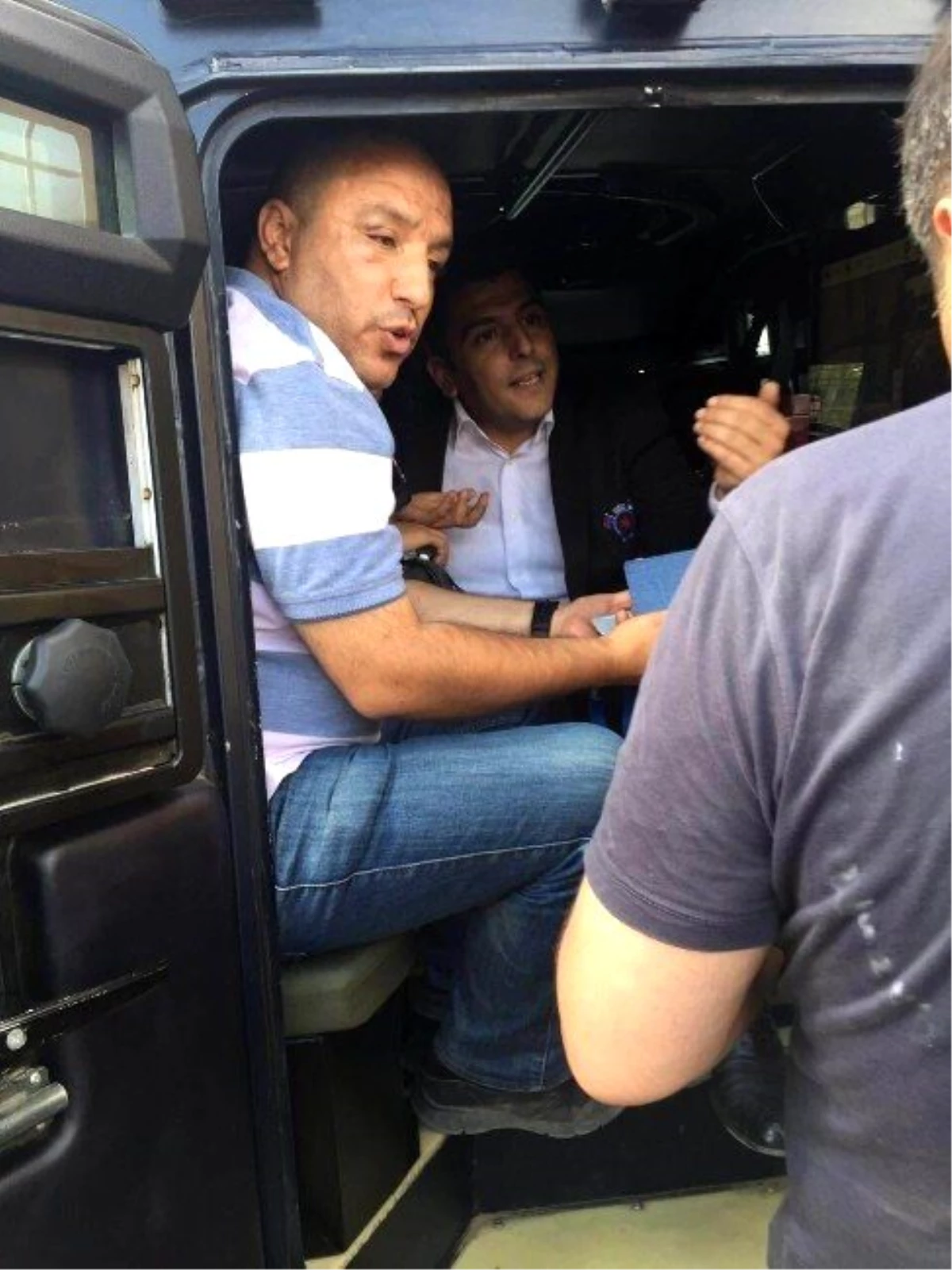 Midyat\'ta Gazetecilere Saldırı
