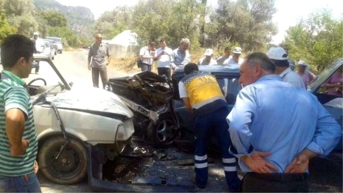 Muğla\'da İki Otomobil Kafa Kafaya Çarpıştı; 6 Yaralı
