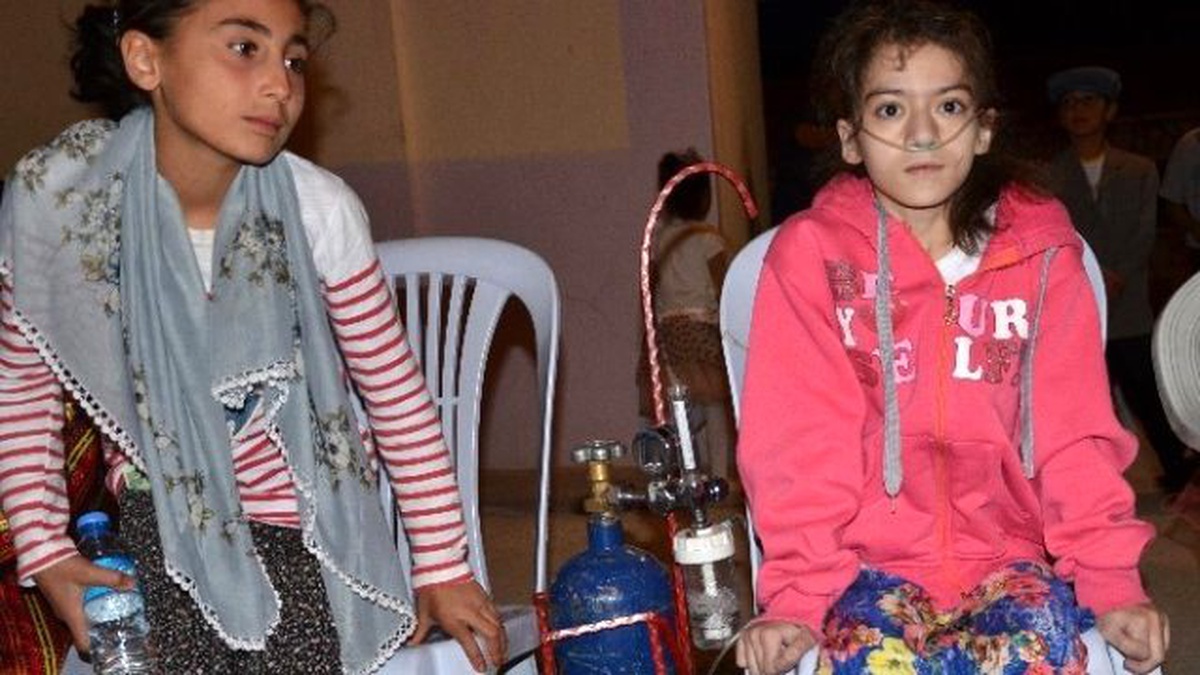 Okulunun Düzenlediği Şenliklere Oksijen Tüpüyle Katıldı