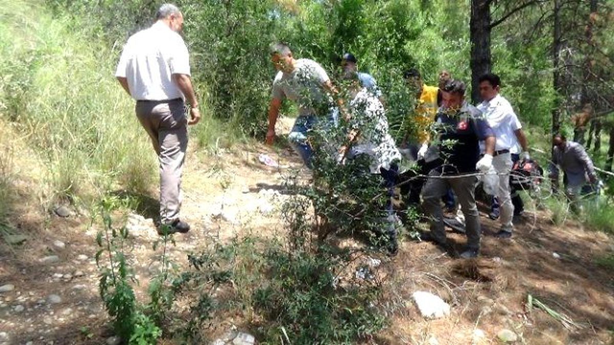 Ormanlık Alanda Ağaca Asılı Ceset Bulundu