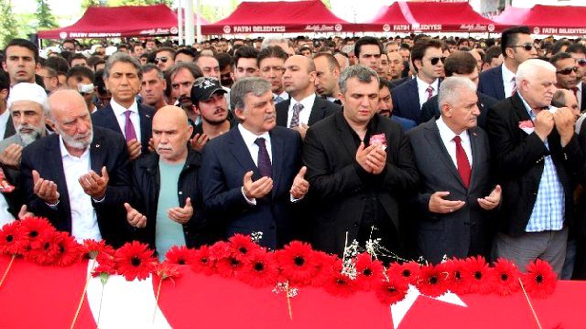 Şehit Polisler Son Yolculuklarına Uğurlandı