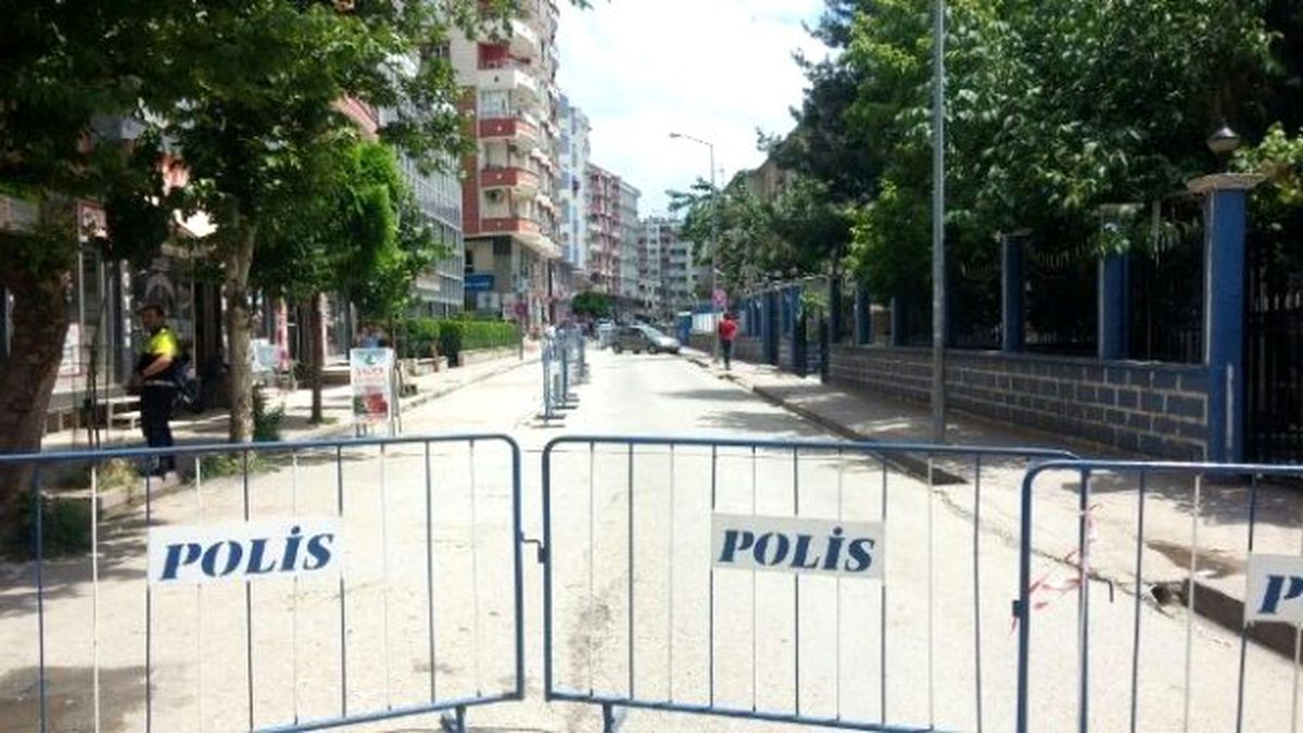 Siirt\'te Kritik Kurum Binaları Güvenlik Çemberine Alındı