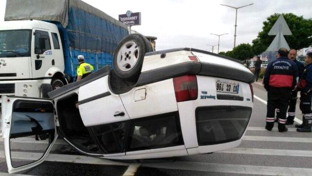 Takla Atan Otomobilden Burnu Bile Kanamadan Çıktı