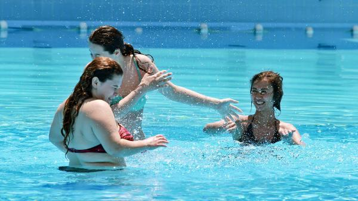 Tatilciler Güneşin Tadını Çıkardı