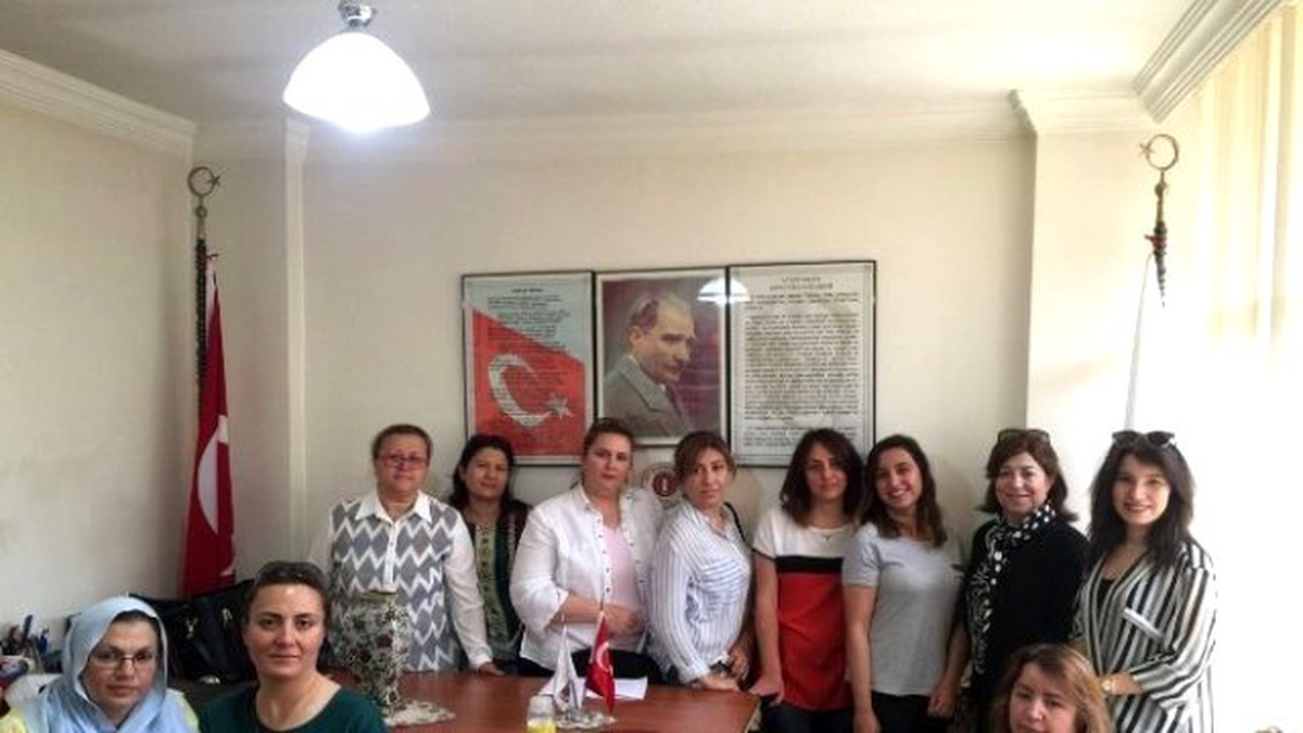 Türk Kadınlar Birliği Nevşehir\'de 50 Çocuğu Giydirdi