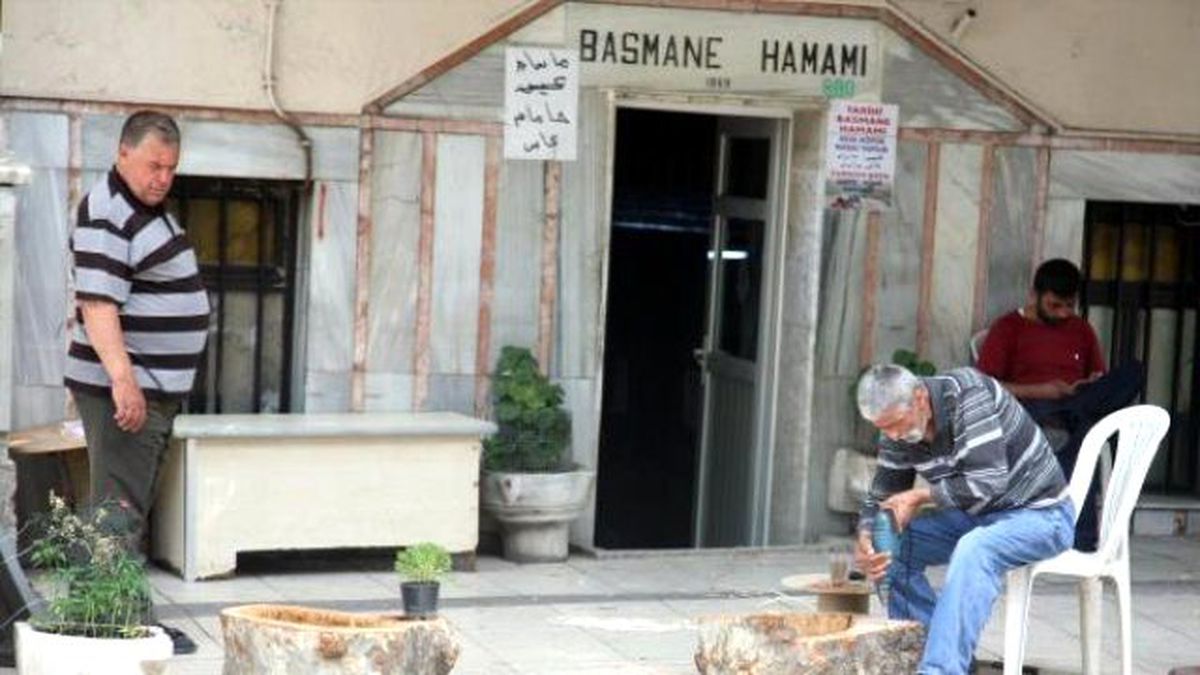 Ulu Çınardı Saksı Oldu