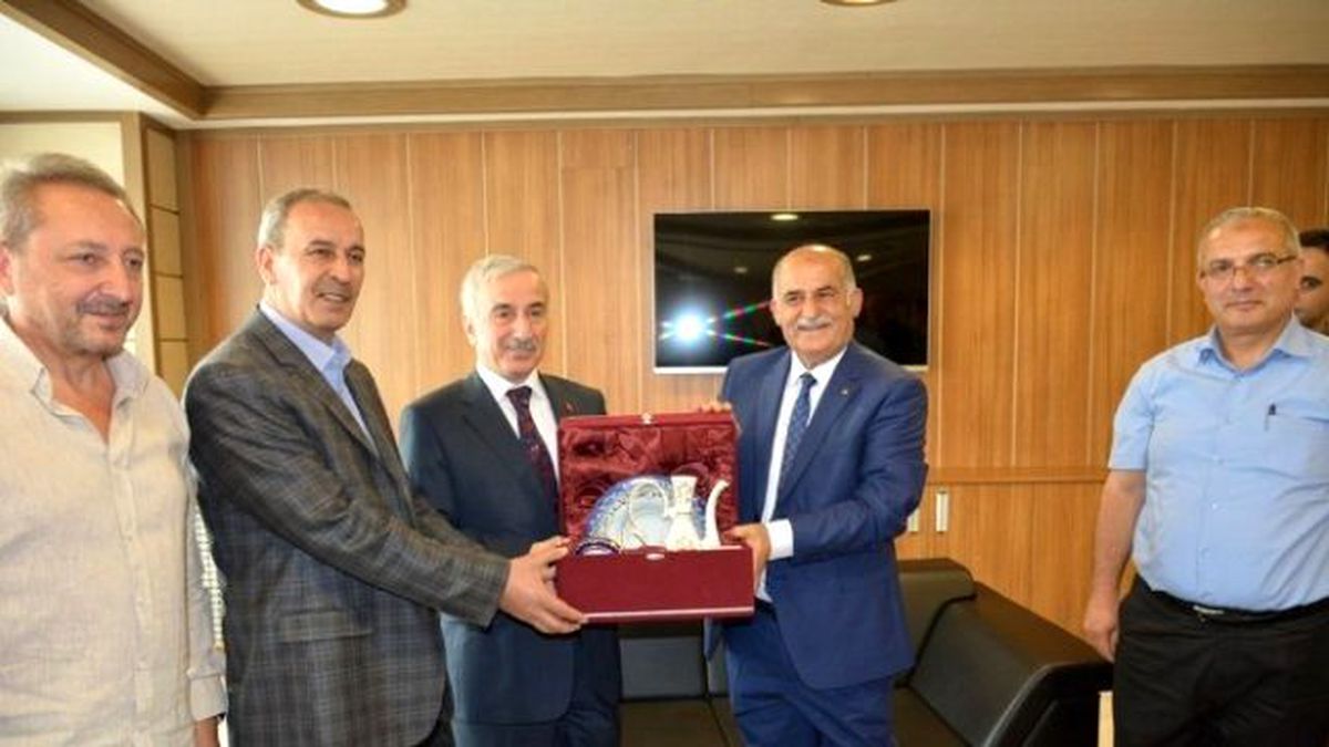 Vali Kamçı, Veda Ziyaretlerine Devam Ediyor