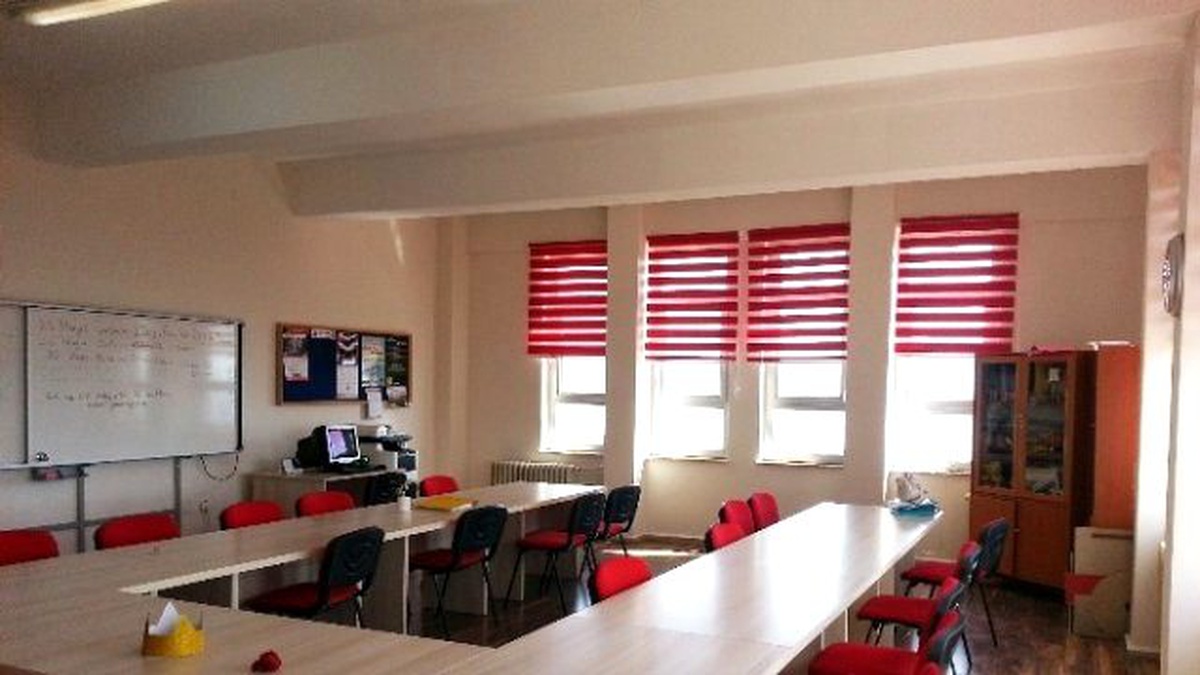 Yenimahalle Ortaokulu\'nun Öğretmenler Odası Yenilendi