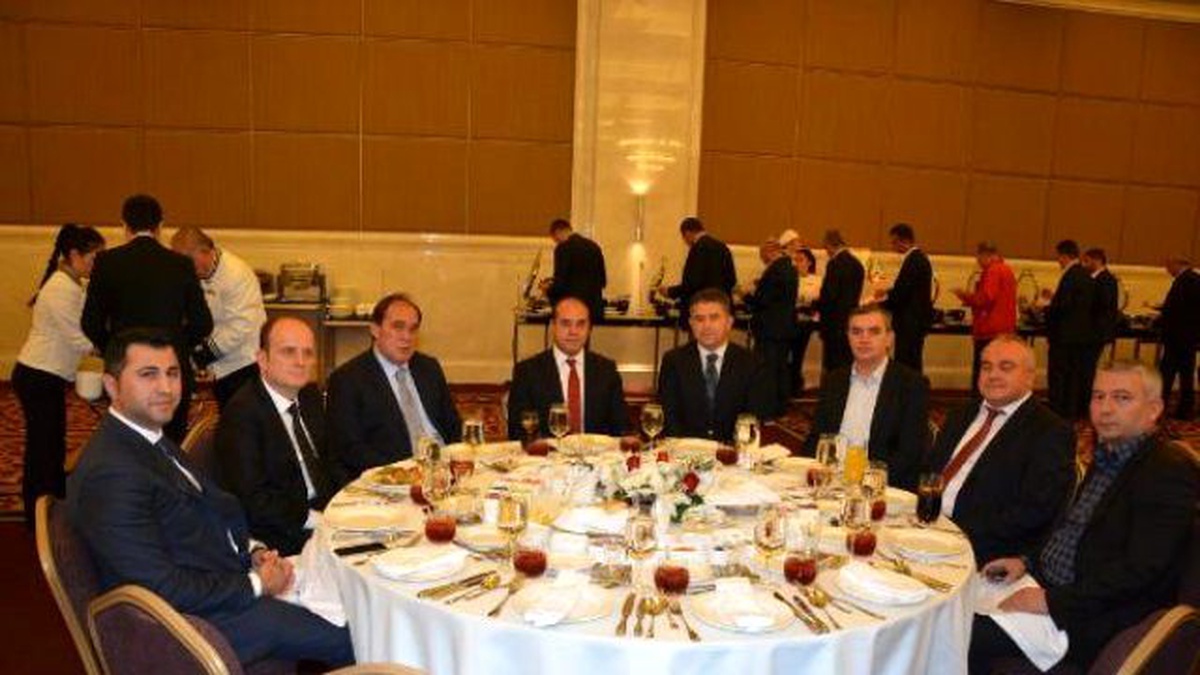 Yıldırım Demirören\'den Futbol Ailesine İftar Yemeği