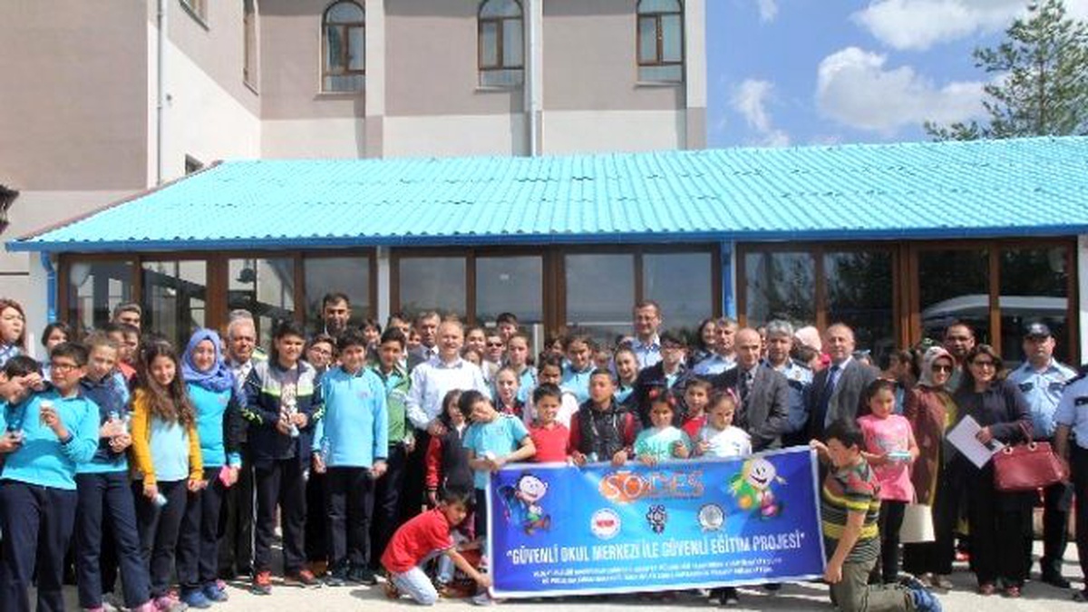 Yozgat\'ta Güvenli Okul Merkezi ile Güvenli Eğitim Projesi