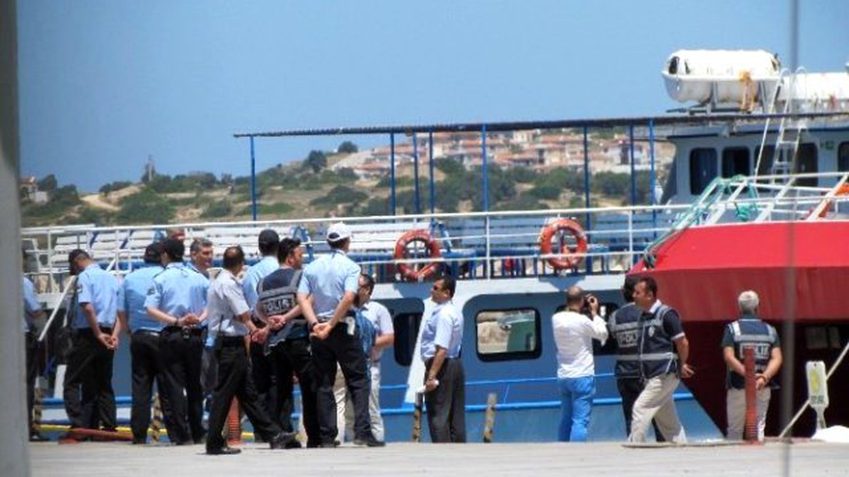Yunanistan 8 Sığınmacıyı İade Etti