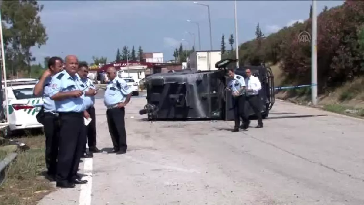 Zırhlı Polis Aracı Devrildi: 3 Yaralı (2)