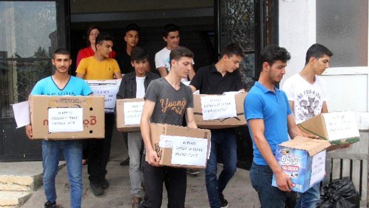 Adanalı Lise Öğrencilerinden Çok Güzel Hareketler