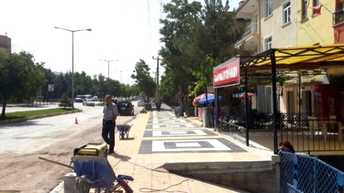 Aksaray Belediyesi Şehre Modern Kaldırımlar Yapıyor